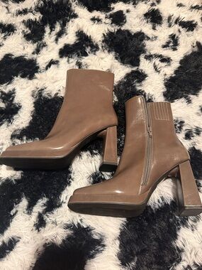 Jeffrey Campbell olive/grey  Platform Ankle Boots with Side Zip